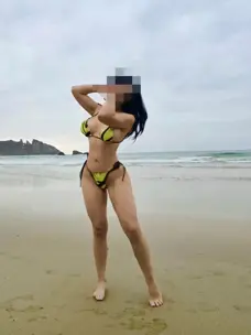 Soy Daniela, modelo latina que ama el fitness y la buena onda en Burgos