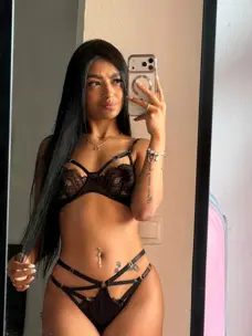Soy Emily, dulce y traviesa, lista para la fiesta en Cartagena