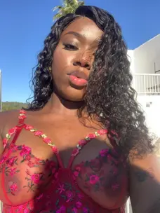 SOY UNA LATINA ARDIENTE DE 22 AÑOS EN BURRIANA, ¡VEN A PROBAR MIS TETAS DELICIOSAS! en Borriana