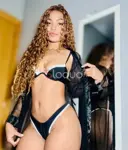 Emma, recién llegada a Sabinillas – Elegancia y calidez colombiana en Manilva
