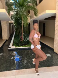 Latina auténtica, recién llegada y sin filtros en Burgos