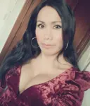 Soy Larissa, colombiana y muy femenina, ¿te apetece conocerme sin prisas? en Valencia