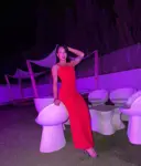 BRASILEÑA RECIÉN LLEGADA: CURVAS Y ACTITUD EN CALA DE BOU 😍 en Ibiza
